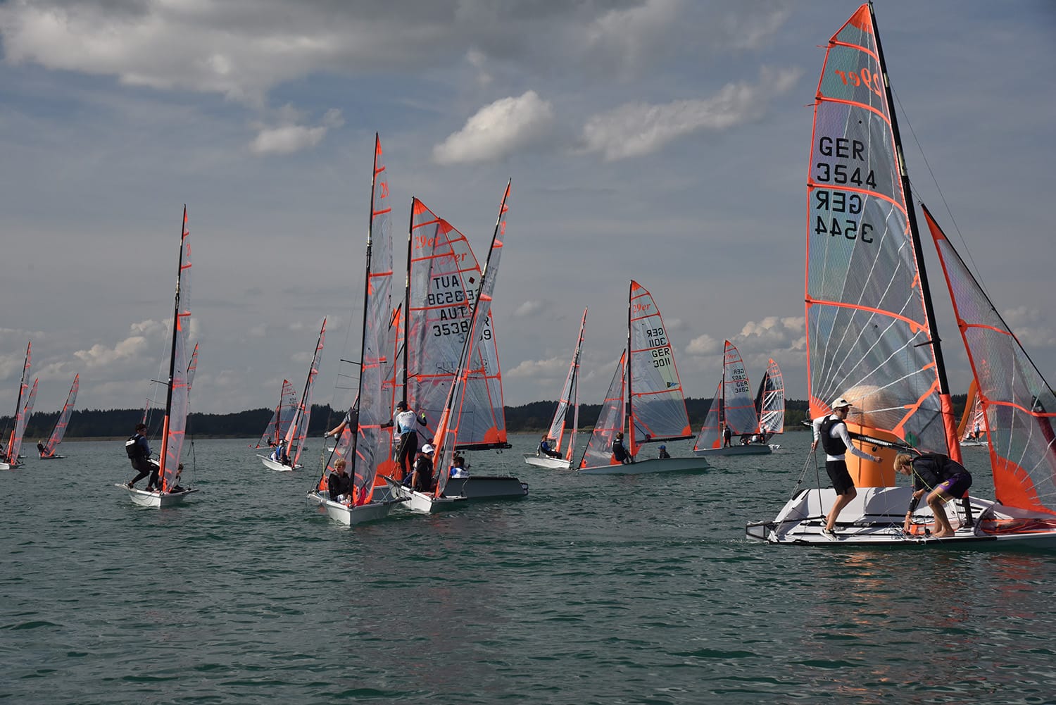 An der Tonne. Foto: Max Ewald