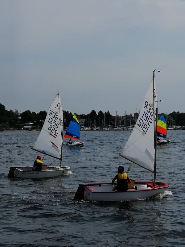 Erste Regatta für die Jüngsten- und Jugendbootsklassen