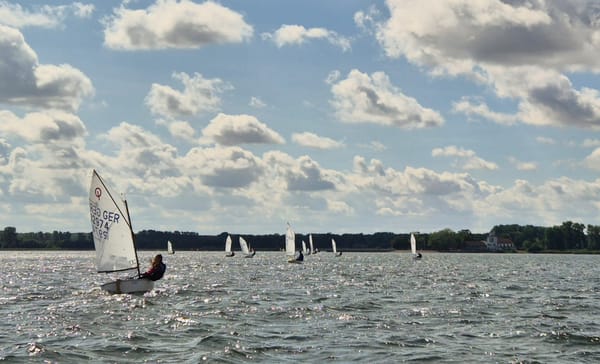 Sommertrainingslager 2026: Sonne, Wurstregatta und lange Laufrunden